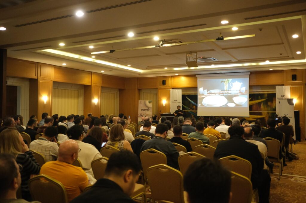 Culinary Forum oturumunu izleyen katılımcılar